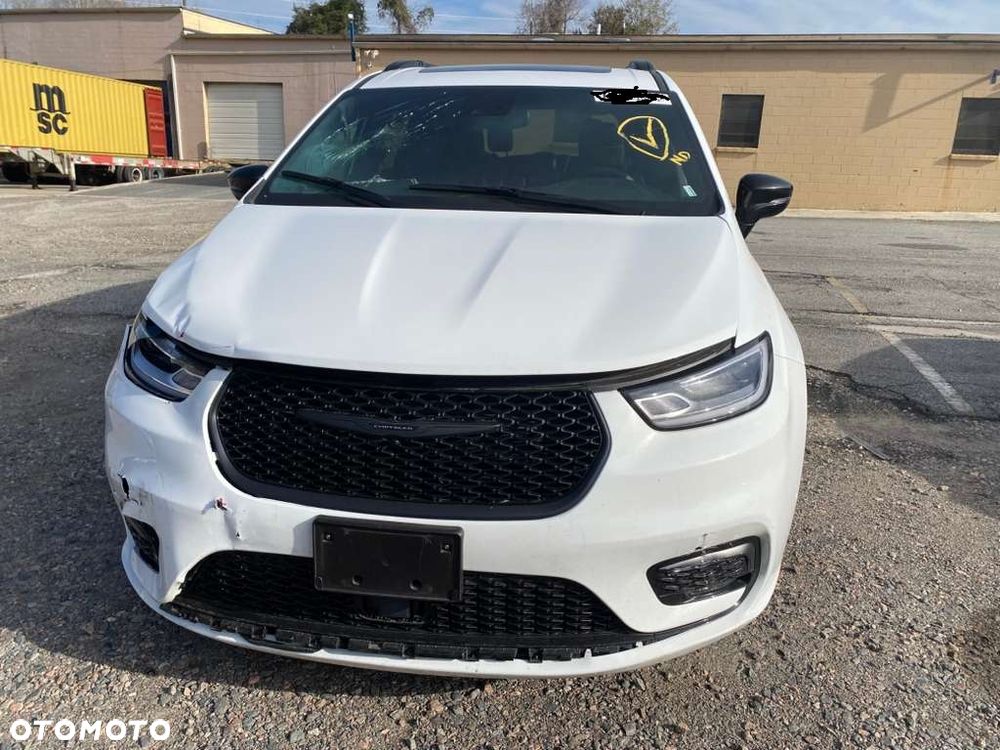 Chrysler Pacifica - 2