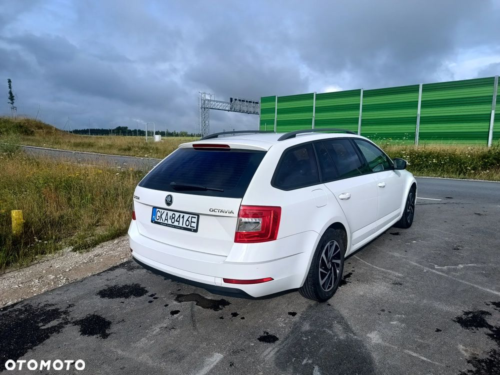 Skoda Octavia 1.6 TDI Ambition - 11