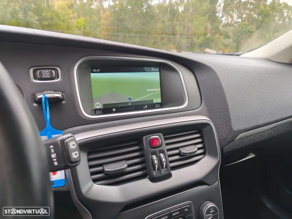 Volvo V40 D2 Momentum - 9