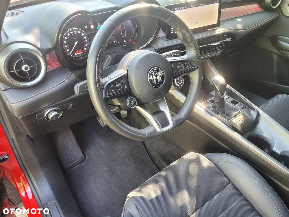 Alfa Romeo Tonale 1.5 T4 GSE mHEV TI DCT - 25