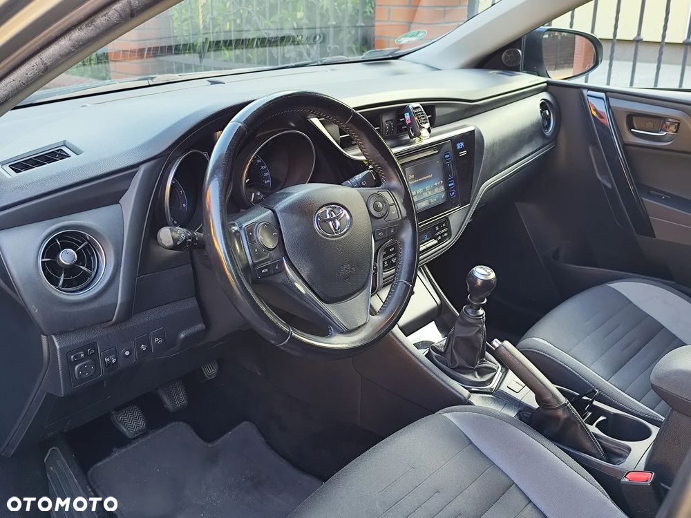 Toyota Auris 1.6 Premium - 10