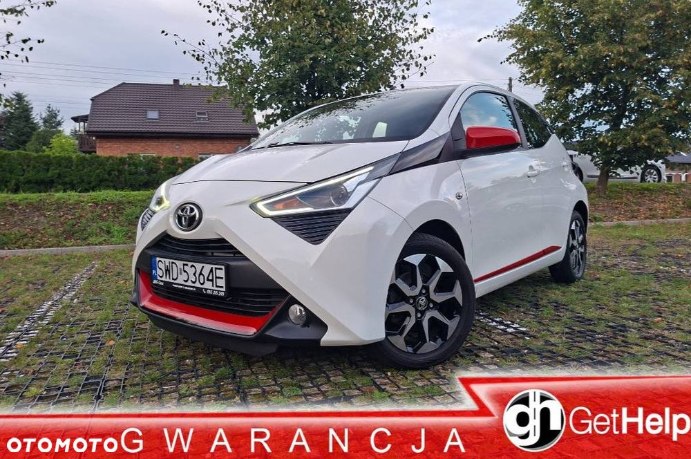 Toyota Aygo x-play connect - 1