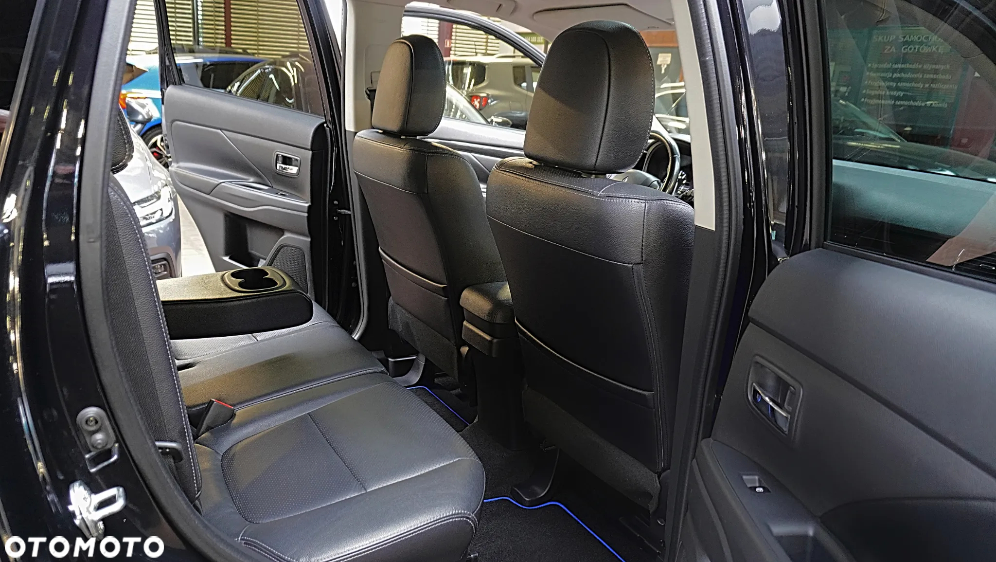 Mitsubishi Outlander 2.0 Intense + Navi 4WD CVT - 16