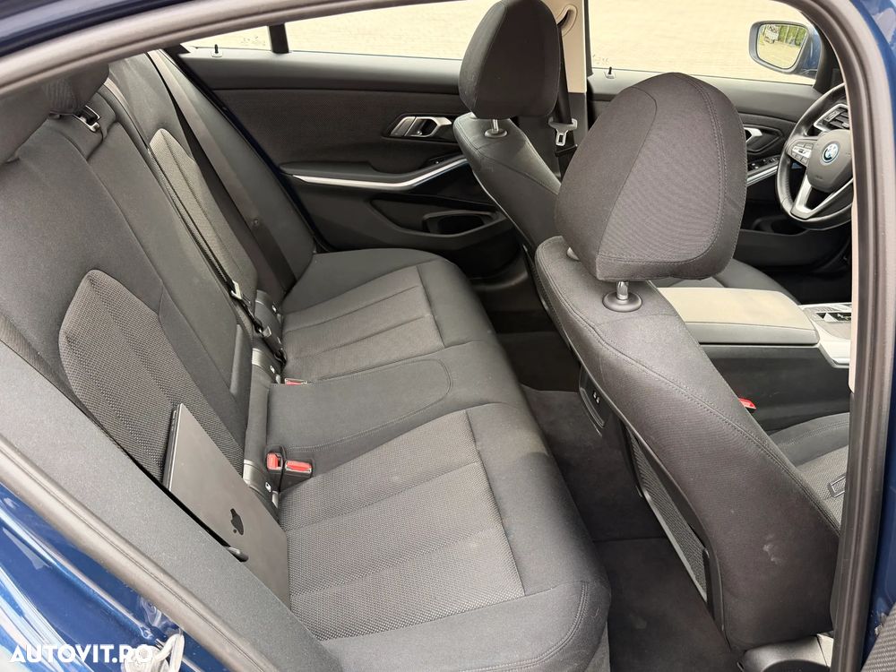 BMW Seria 3 330e Aut. Advantage - 28