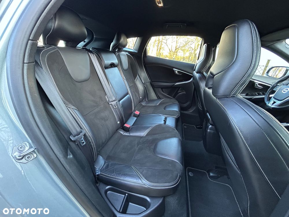 Volvo V40 D4 Drive-E R-Design Momentum - 16