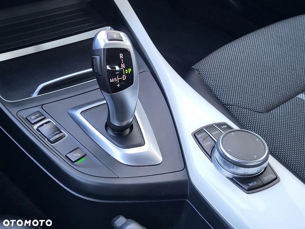 BMW Seria 1 - 16