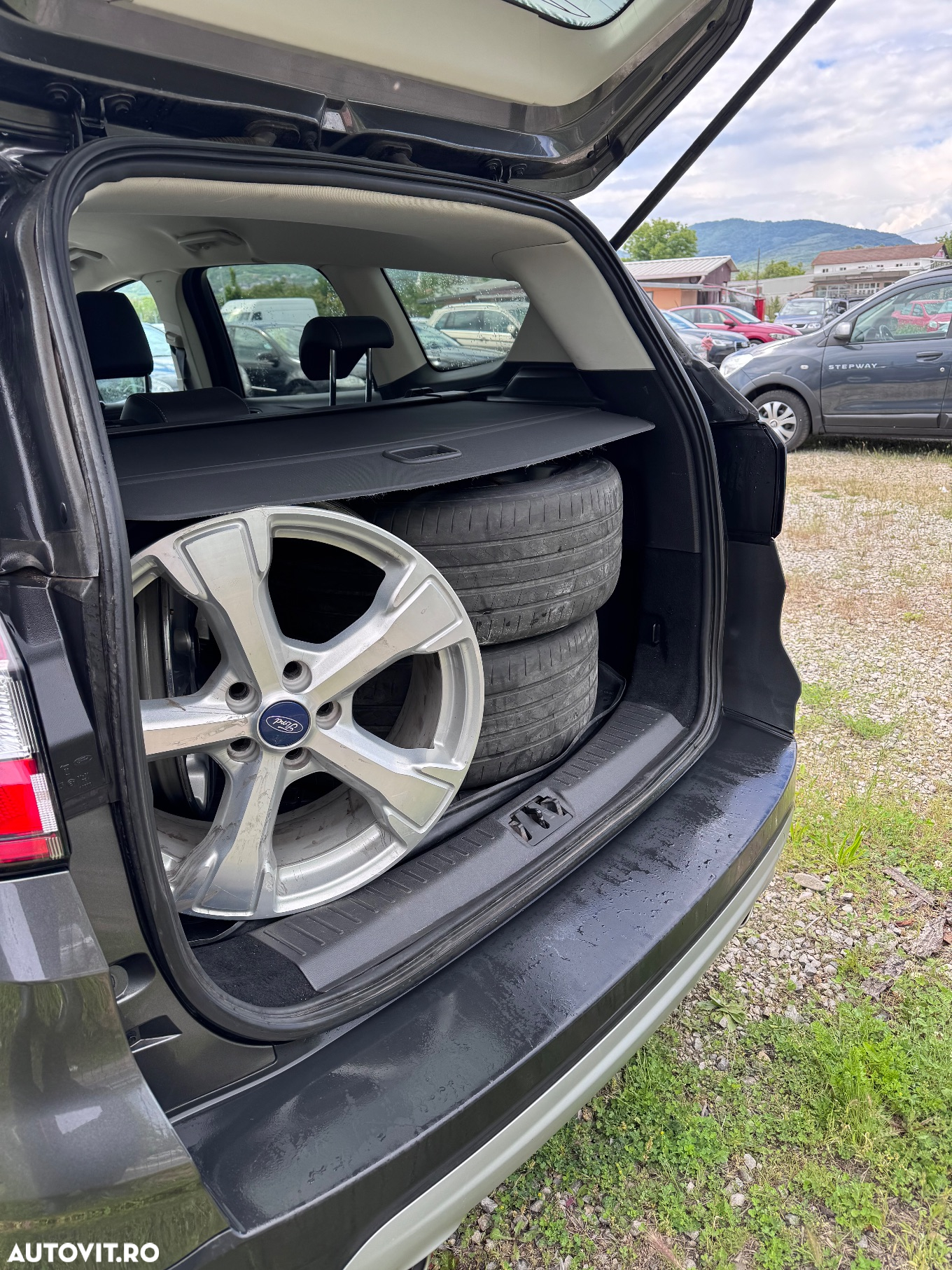 Ford Kuga 2.0 TDCi 4WD Powershift Titanium - 24
