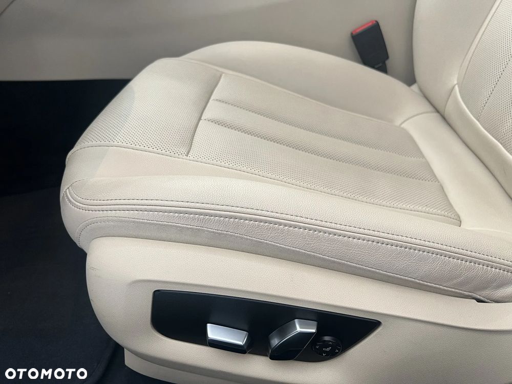 BMW Seria 5 520d mHEV - 17