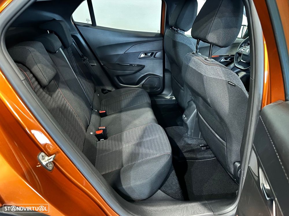 Peugeot e-2008 50 kWh Active - 32