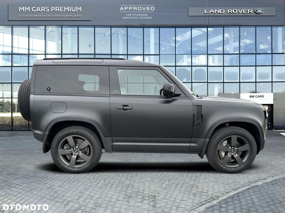 Land Rover Defender - 8