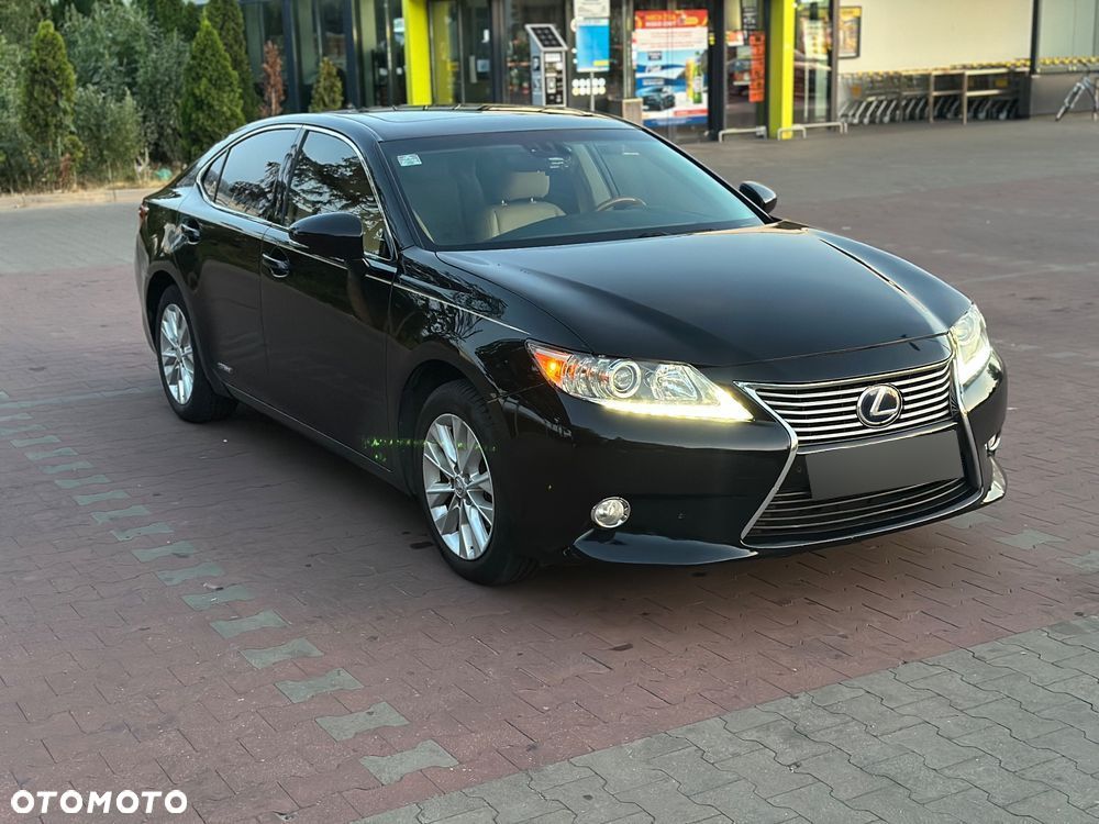 Lexus ES 300h Business Edition - 3