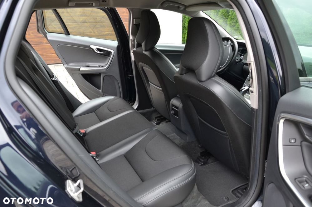 Volvo V60 D3 Geartronic Summum - 14