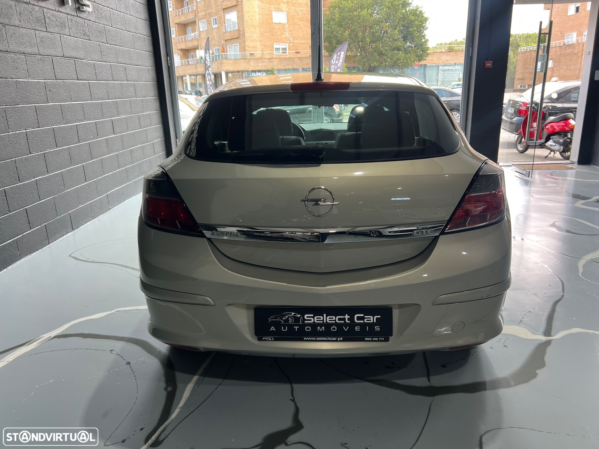 Opel Astra GTC 1.3 CDTi - 8