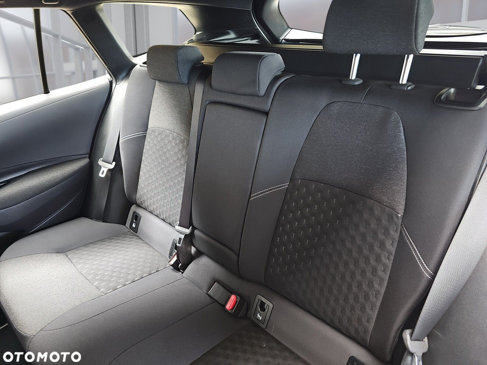 Toyota Corolla 2.0 Hybrid Comfort - 18