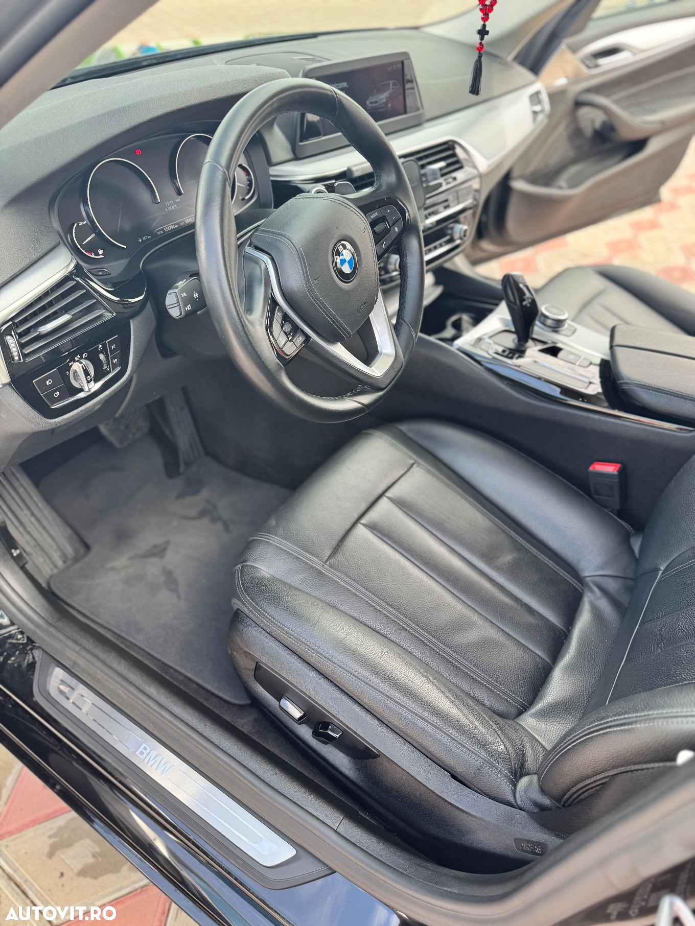 BMW Seria 5 520d AT - 13