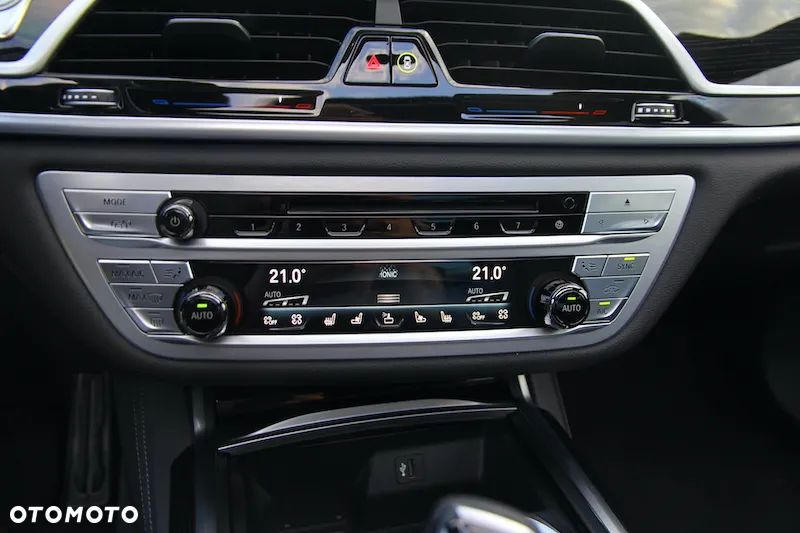 BMW Seria 7 750d xDrive - 23