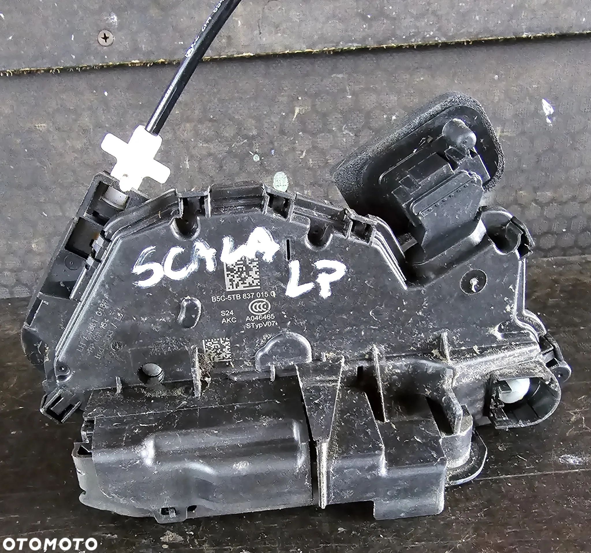 ZAMEK DRZWI LEWY PRZÓD 5TB837015C SKODA SCALA 1.5 TSI - 1