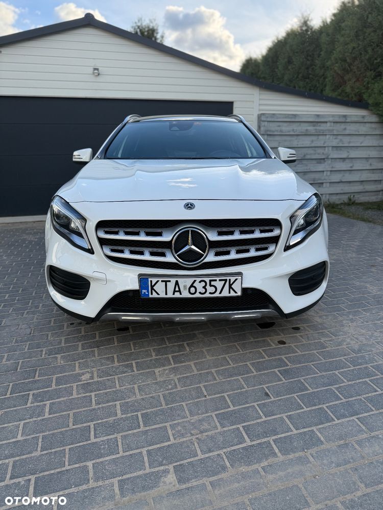 Mercedes-Benz GLA 180 d 7G-DCT AMG Line - 2