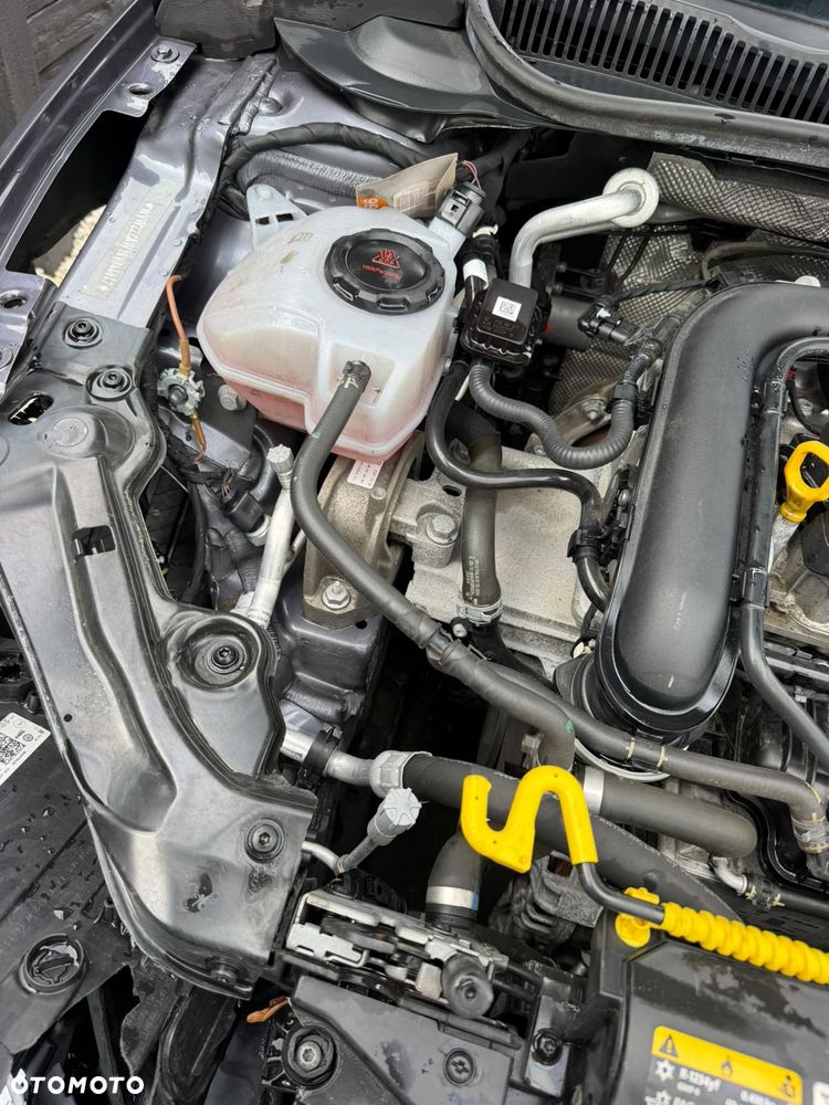 Volkswagen Polo 1.0 TSI OPF DSG R-Line - 27