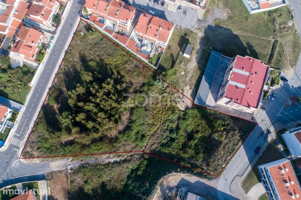 Terreno 7.636 m2: 2 prédios + 13 moradias - Quinta da Missilva - Grande imagem: 2/15
