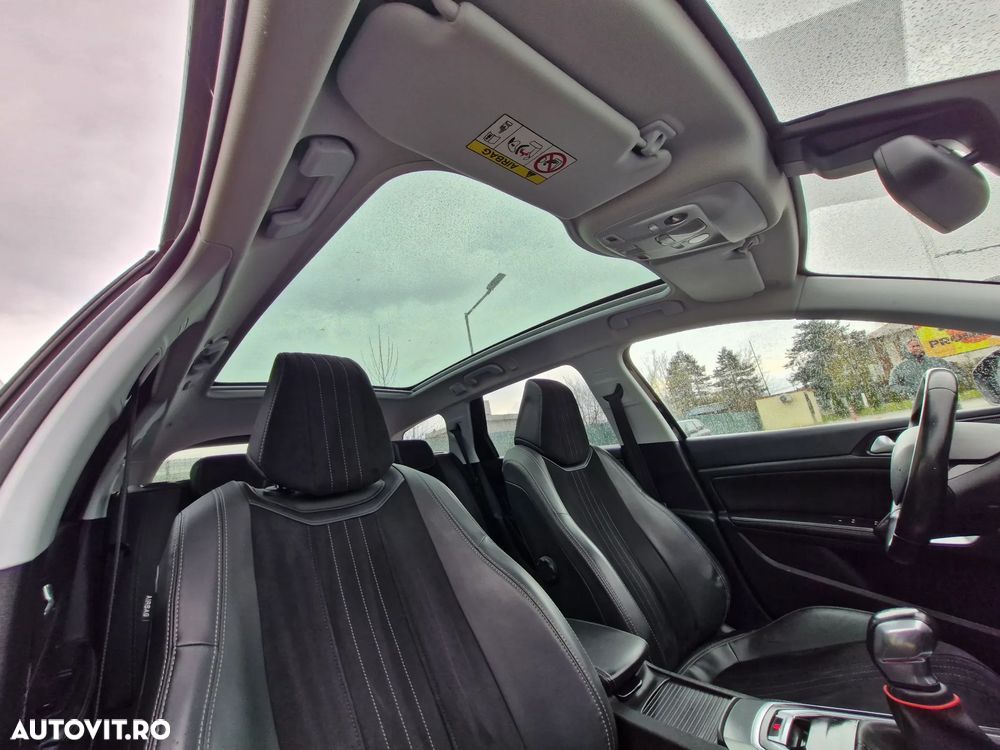 Peugeot 308 1.2 L PureTech Turbo Allure - 12