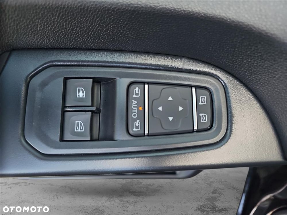 Renault Trafic Grand 2.0 dCi EDC - 17