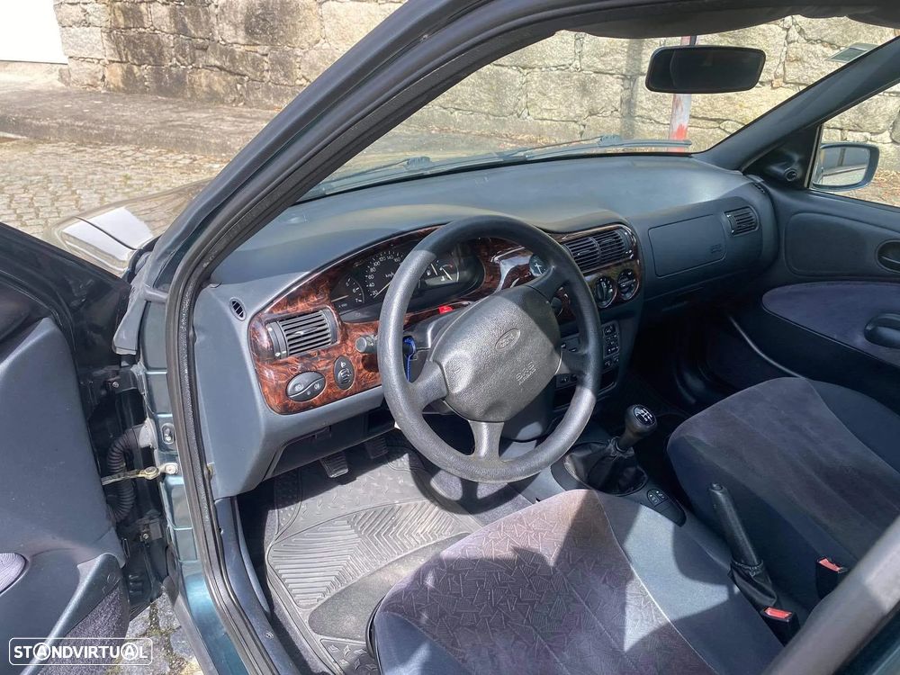 Ford Escort 1.4 CLX - 4