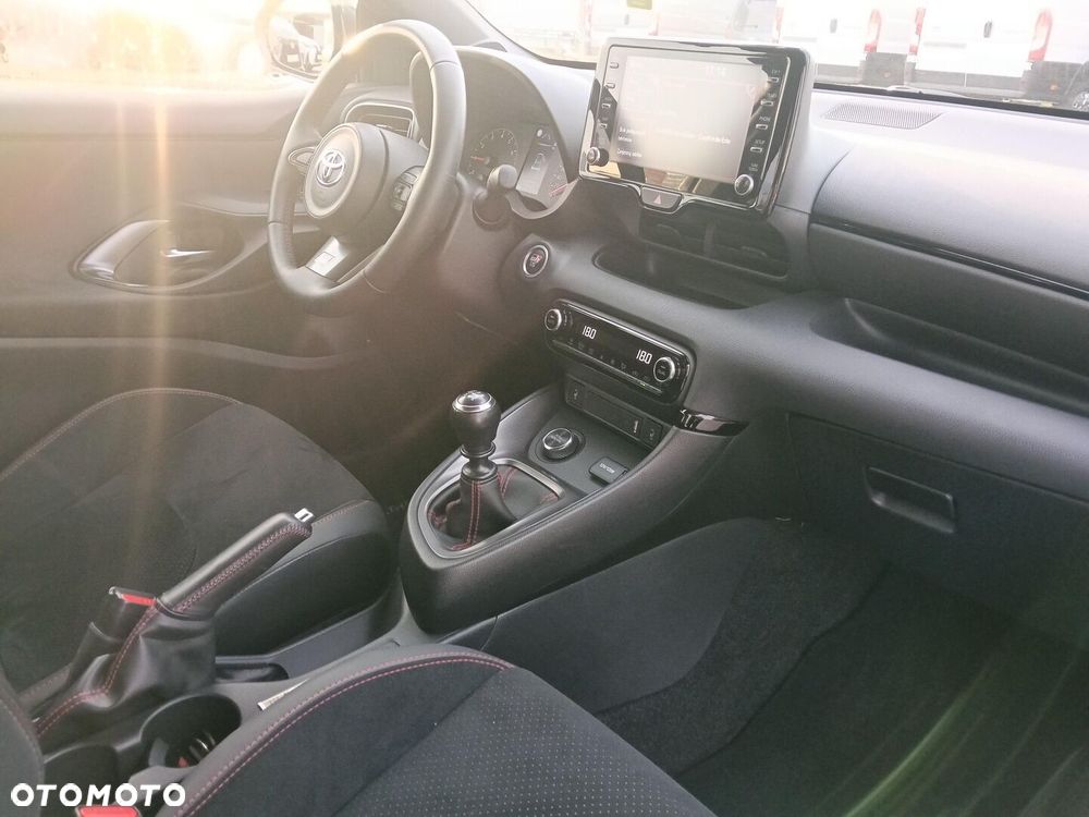 Toyota Yaris - 11