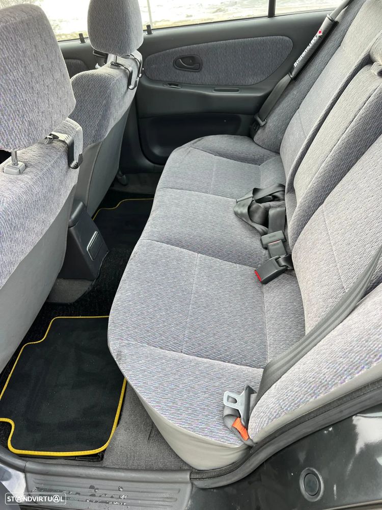 Mitsubishi Lancer 1300 GLXi - 22