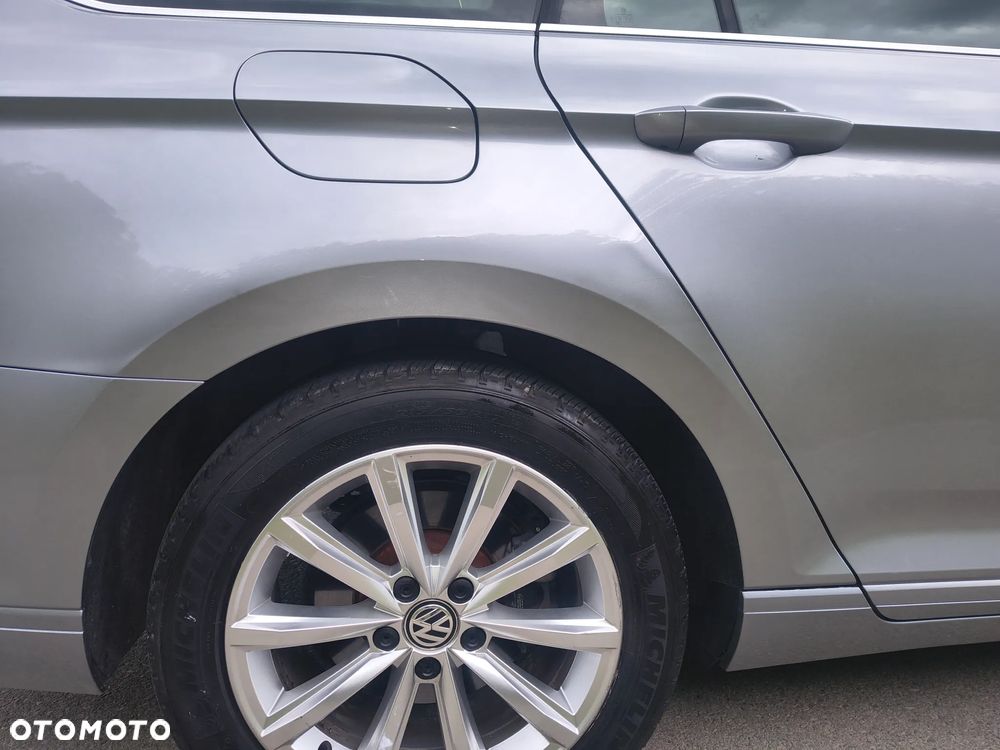Volkswagen Passat 2.0 TDI SCR DSG Comfortline - 9