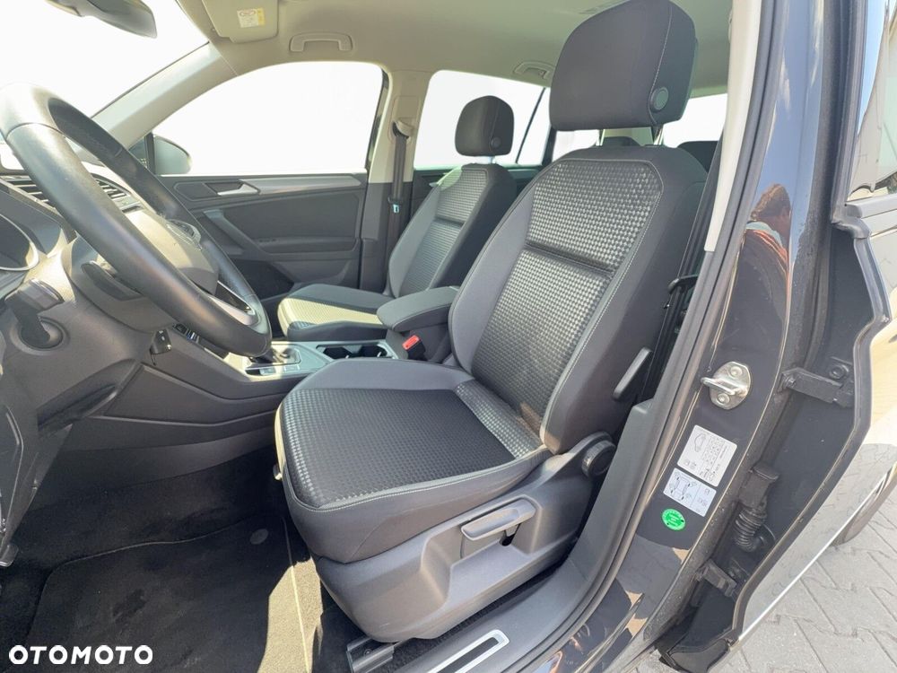 Volkswagen Tiguan - 23