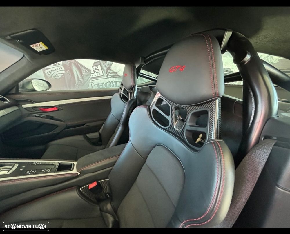 Porsche 718 Cayman GT4 PDK - 6