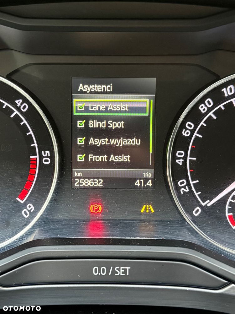 Skoda Superb 2.0 TDI DSG Ambition - 14
