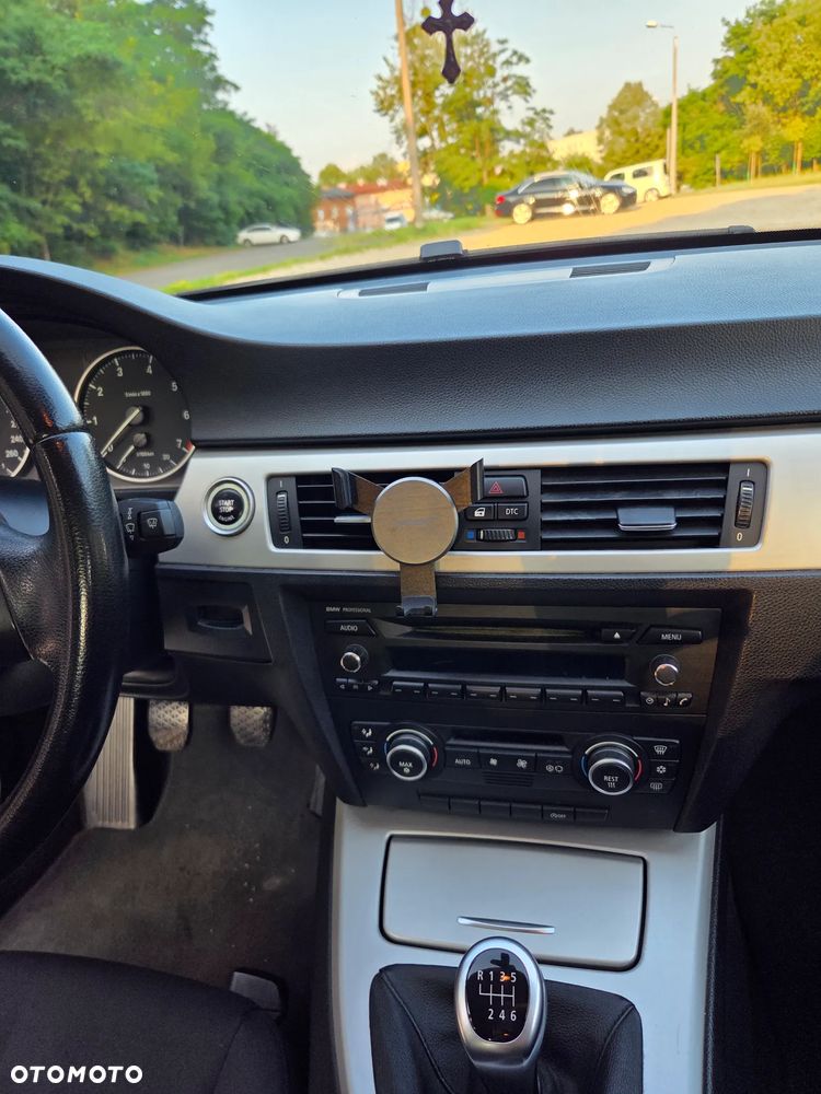 BMW Seria 3 318i - 20