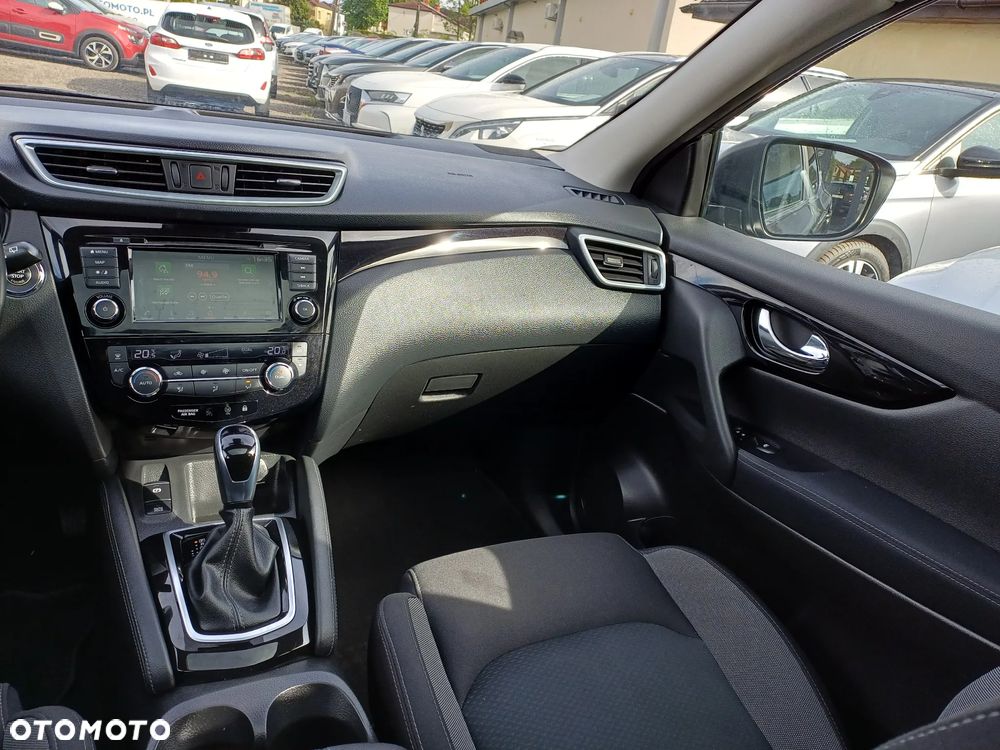 Nissan Qashqai 1.3 DIG-T N-Connecta DCT - 27
