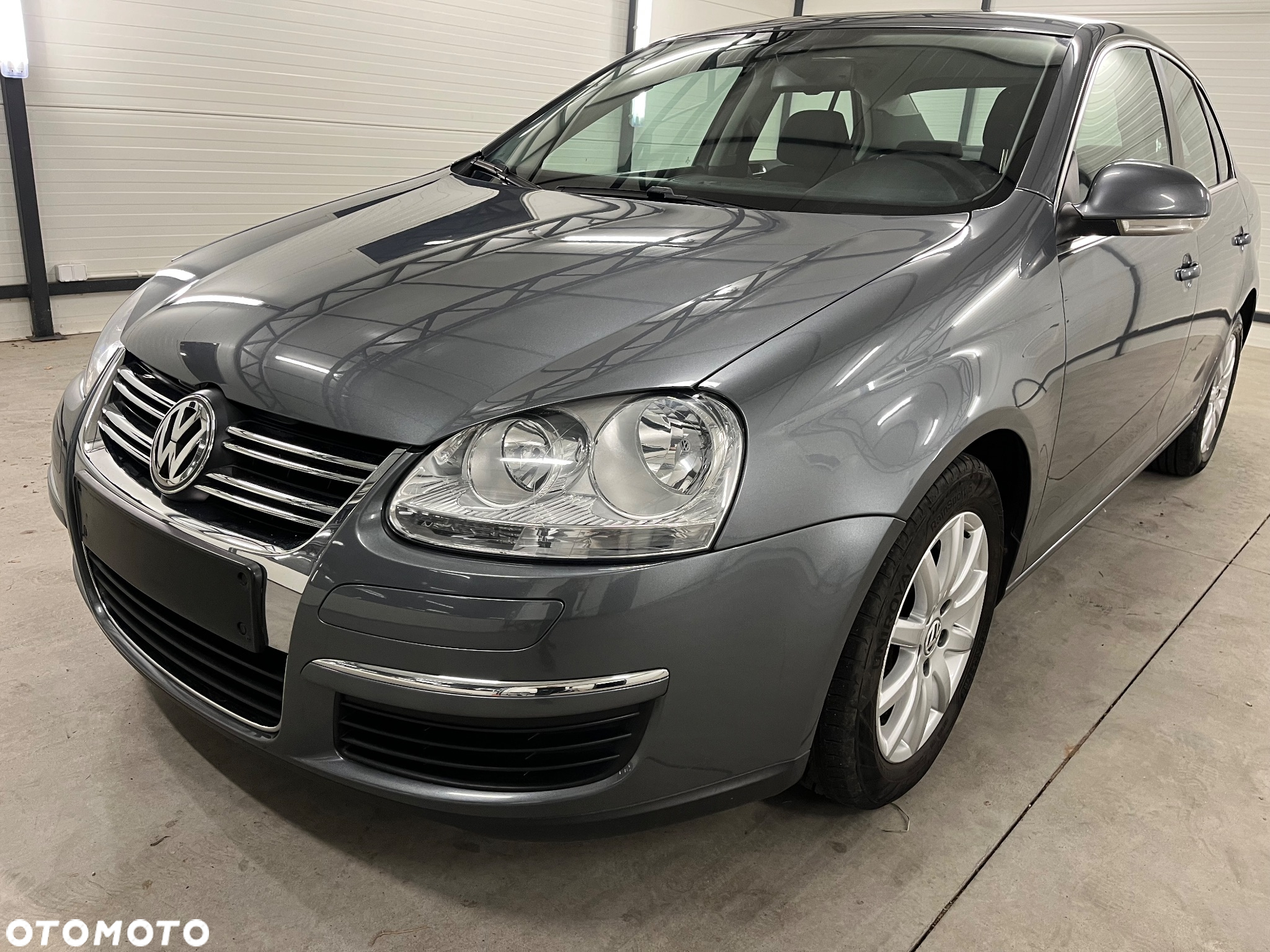 Volkswagen Jetta 1.9 TDI Comfortline - 23