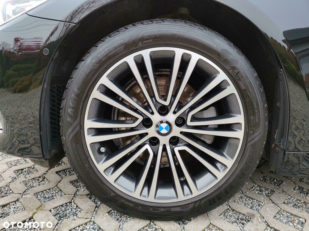 BMW Seria 5 518d Sport - 10