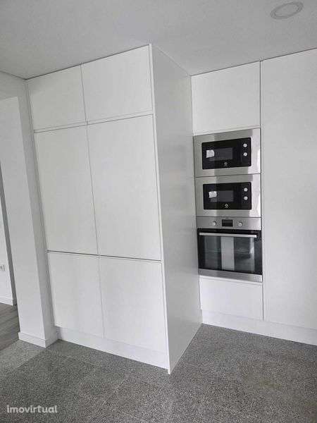 Prédio no centro do Porto com 10 divisões/quartos no centro da cidade - Grande imagem: 4/10