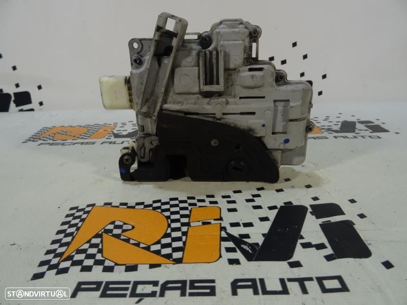 Fecho Da Porta Trás Direita Volkswagen Passat Variant (365)  3C4839016 - 1