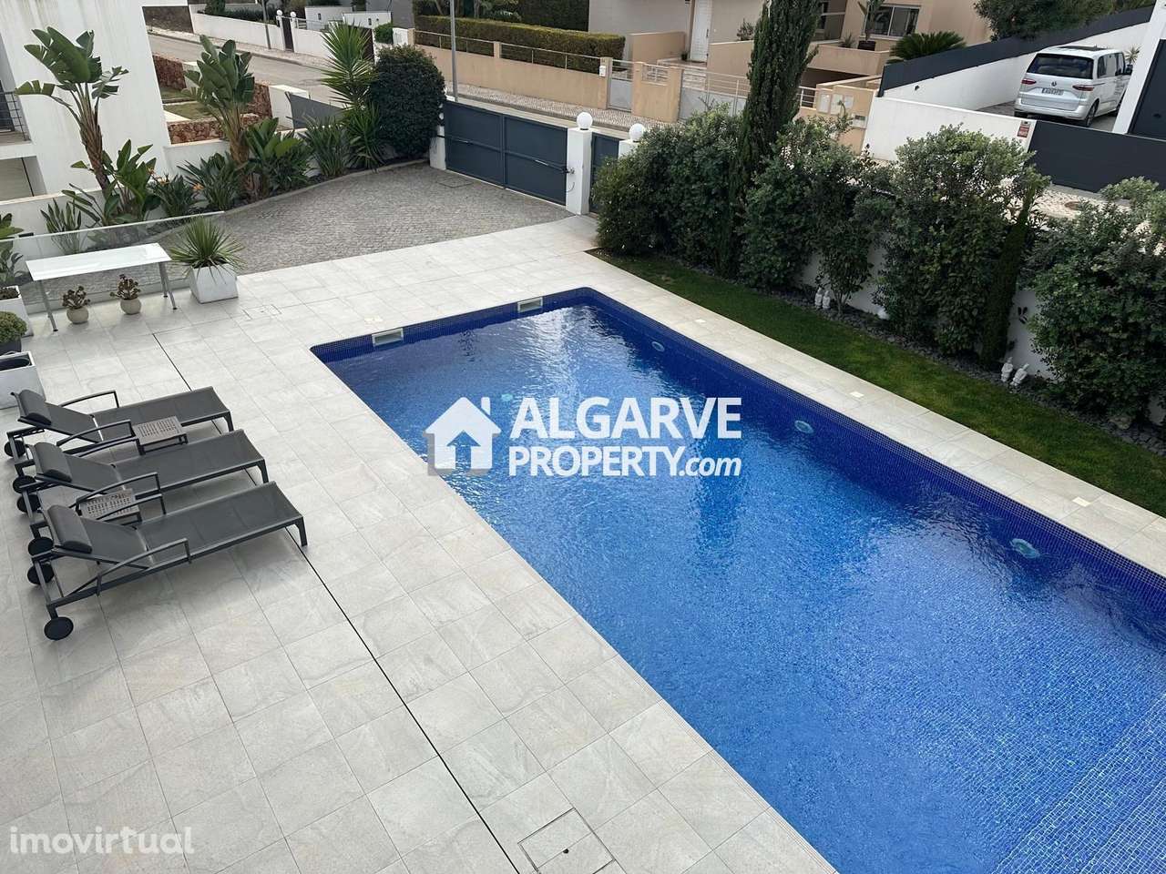 Moradia T3 de Luxo em zona calma e residencial perto da praia em Alcan - Grande imagem: 2/26