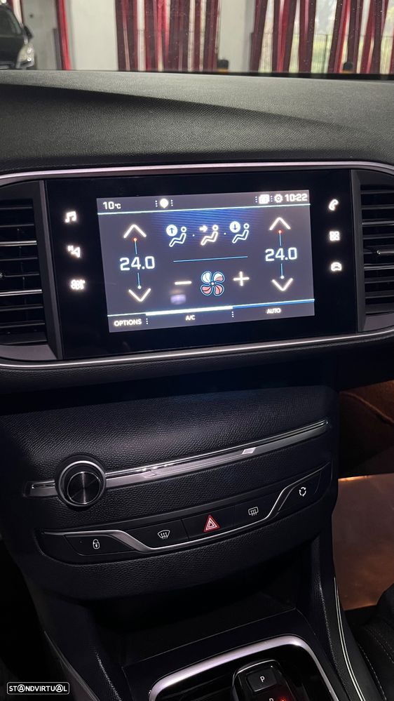 Peugeot 308 1.2 PureTech Allure EAT8 - 15