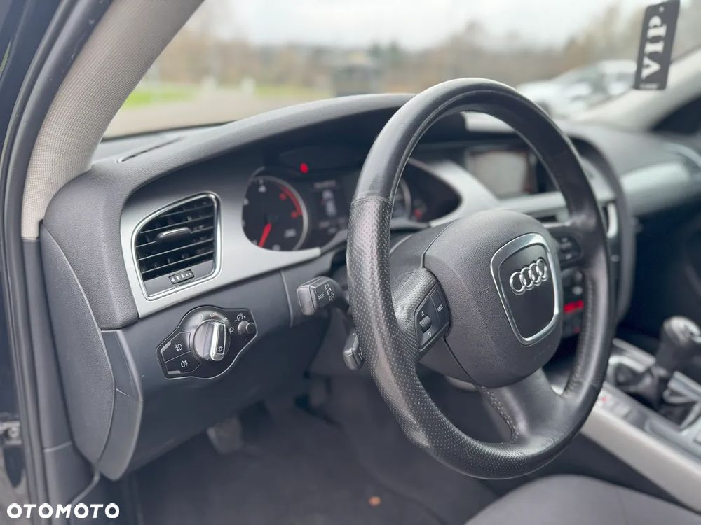 Audi A4 Avant 2.0 TDI - 10