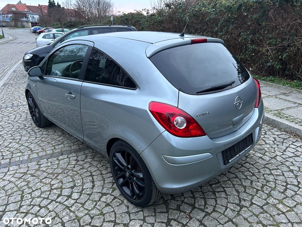 Opel Corsa 1.4 16V Edition 111 Jahre - 3