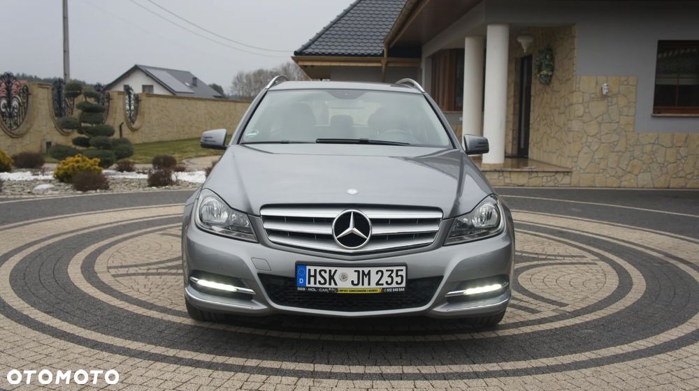 Mercedes-Benz Klasa C 180 CGI BlueEff Avantgarde - 3