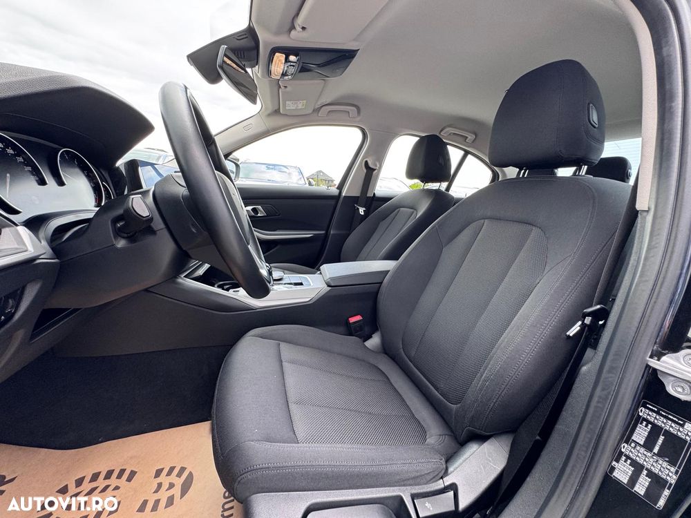 BMW Seria 3 320i AT - 18