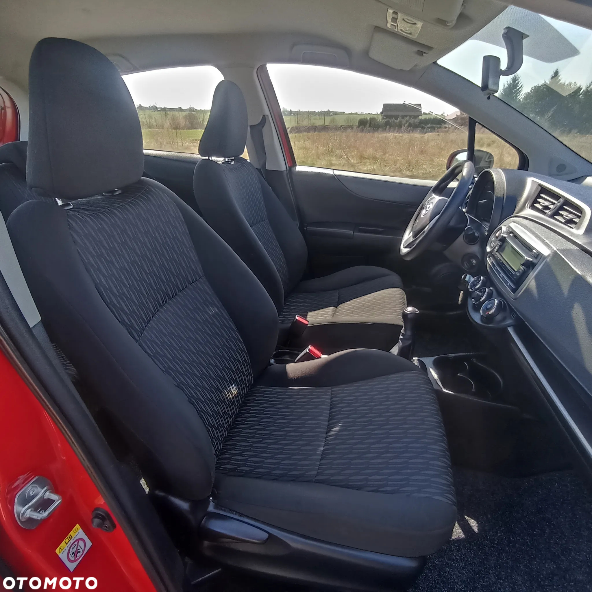 Toyota Yaris 1.0 Premium - 6