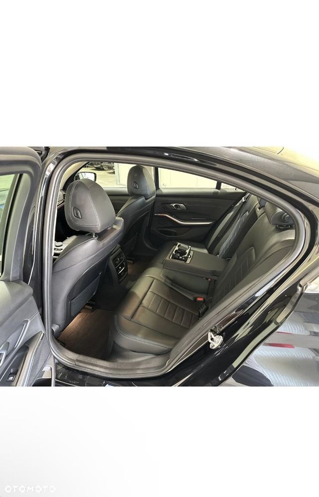BMW Seria 3 320d MHEV Luxury Line - 21