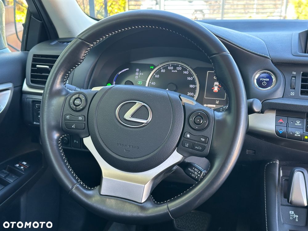 Lexus CT 200h Prestige - 17
