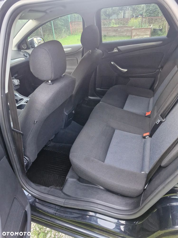 Ford Mondeo 2.0 TDCi Ambiente - 6