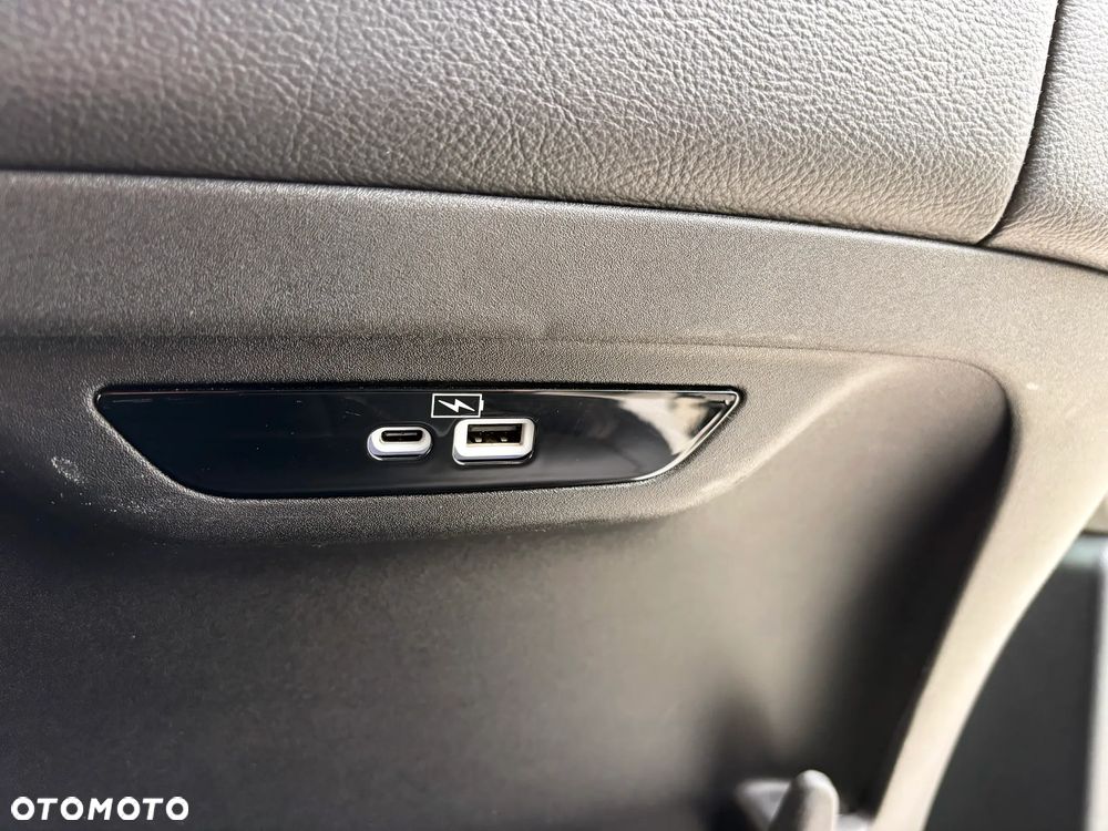 Chrysler Pacifica - 30